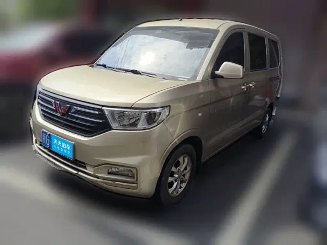 Фотография автомобиля — Wuling Hongguang V