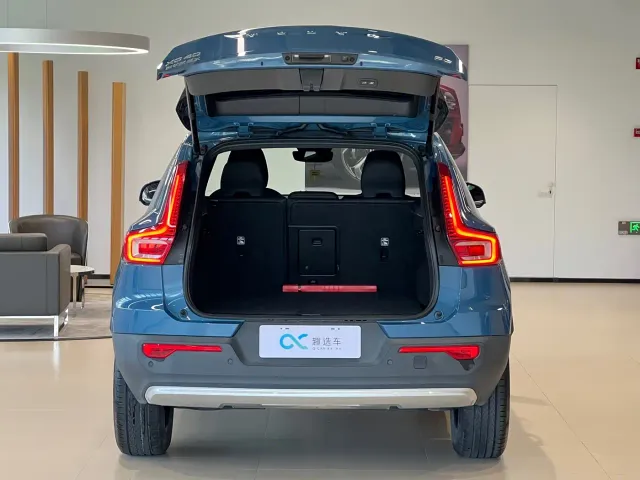 Volvo XC40 — Фото автомобиля 16