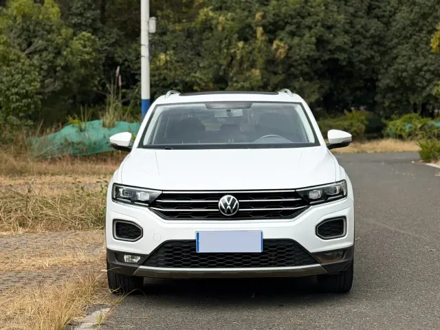 Volkswagen T-Roc — Фото автомобиля 2