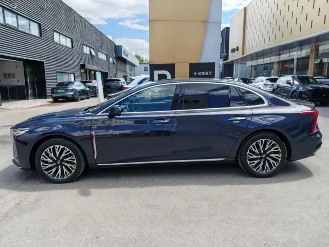 Hongqi H5 — Фото автомобиля 8
