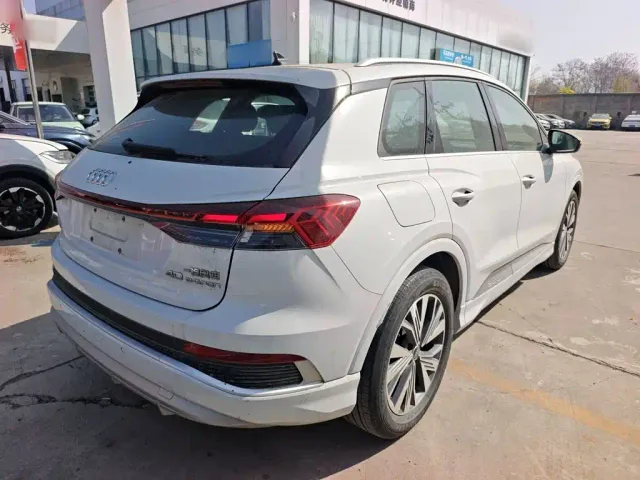 Audi Q4 e-tron — Фото автомобиля 4