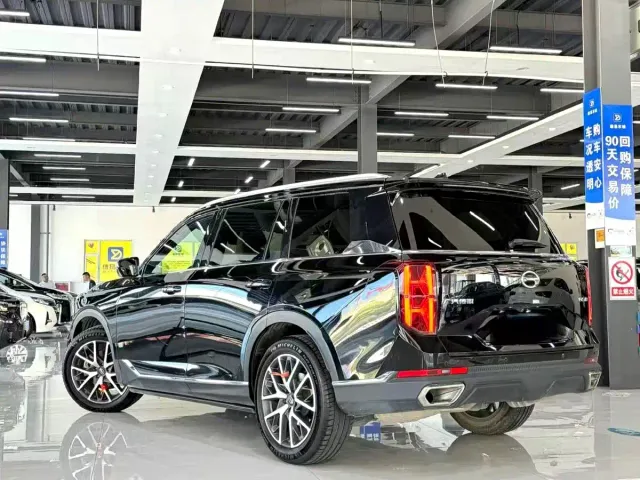 GAC Trumpchi GS8 — Фото автомобиля 4