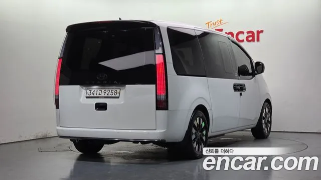 Hyundai Staria Staria L3.5 Lounge 7 мест — Фото автомобиля 2