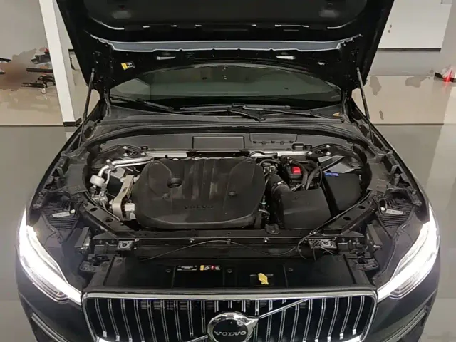 Volvo XC60 — Фото автомобиля 19