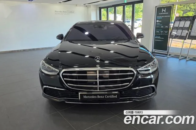 Mercedes-Benz S-Class — Фото автомобиля 3