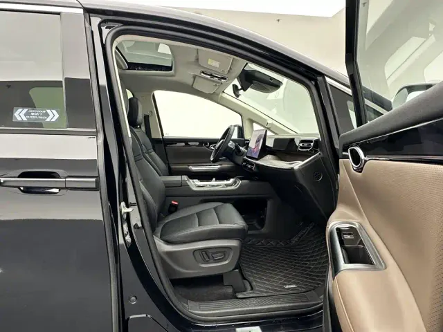 GAC Trumpchi E8 — Фото автомобиля 24