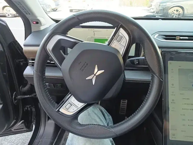 Xpeng P5 — Фото автомобиля 10