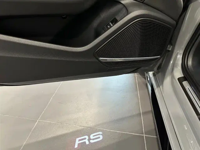 Audi RS 4 — Фото автомобиля 14
