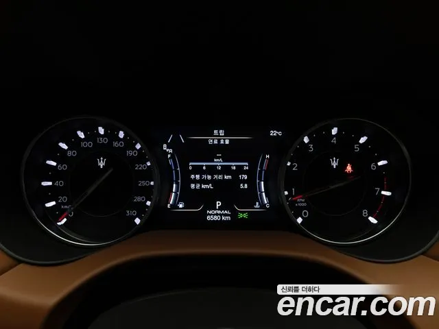 Maserati Ghibli — Фото автомобиля 8