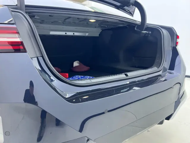 BMW 5 Series — Фото автомобиля 15