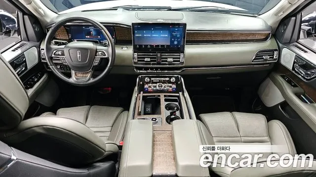 Lincoln Navigator — Фото автомобиля 7