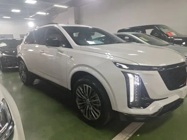 Cadillac XT5 — Фото автомобиля 3