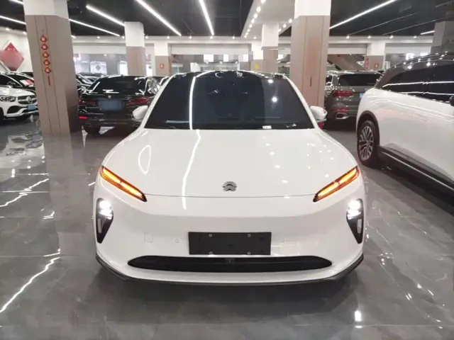 Nio ET5 Touring — Фото автомобиля 2