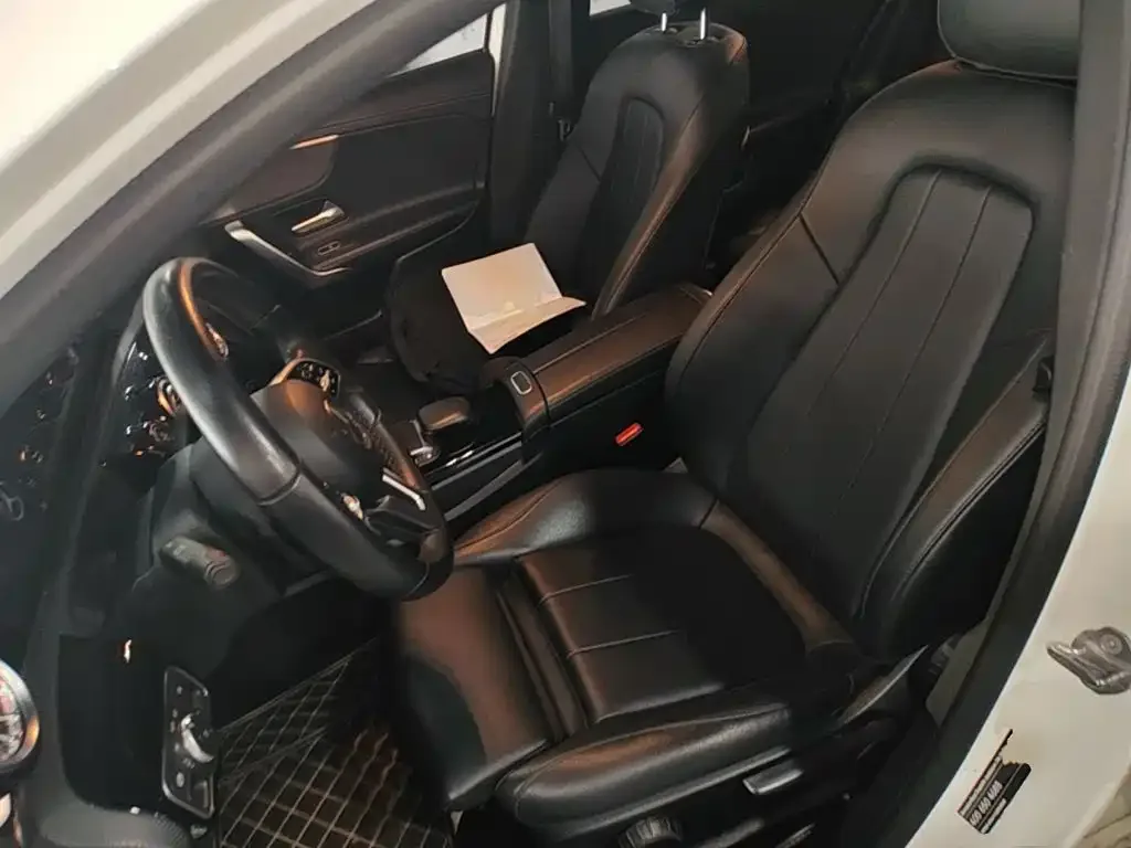 Mercedes-Benz Mercedes-Benz A-Class 2022 Facelift A 180 L Sport Sedan — Фото автомобиля 14
