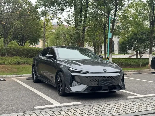 Changan UNI-V — Фото автомобиля 3