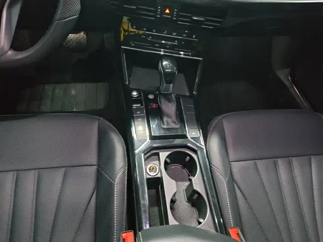 Volkswagen Passat — Фото автомобиля 13