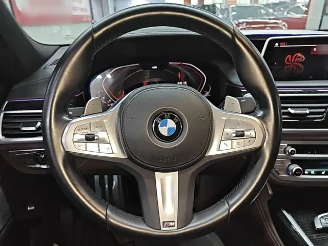 BMW 7 Series — Фото автомобиля 10