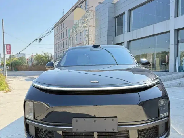 Li Auto L9 — Фото автомобиля 2