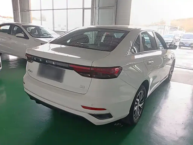 Geely Emgrand — Фото автомобиля 6