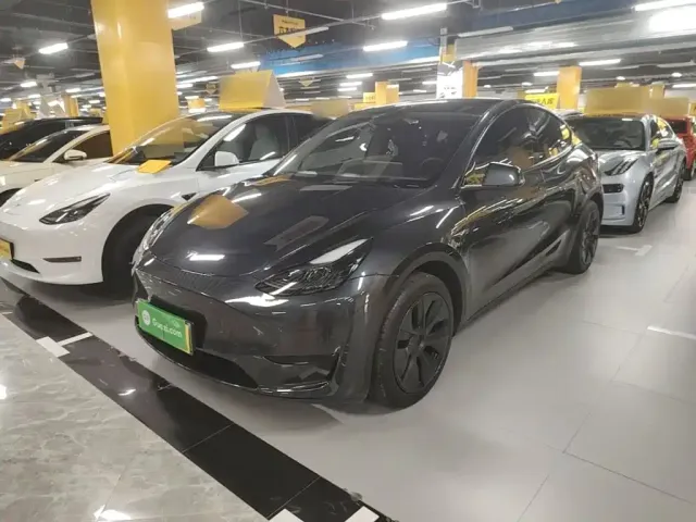 Фотография автомобиля — Tesla Model Y