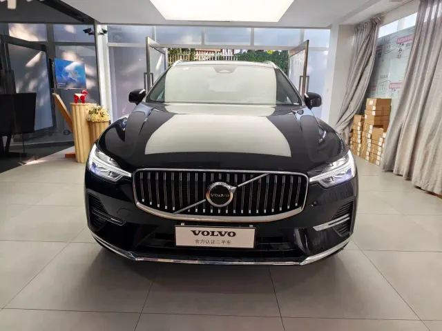 Volvo XC60 — Фото автомобиля 2