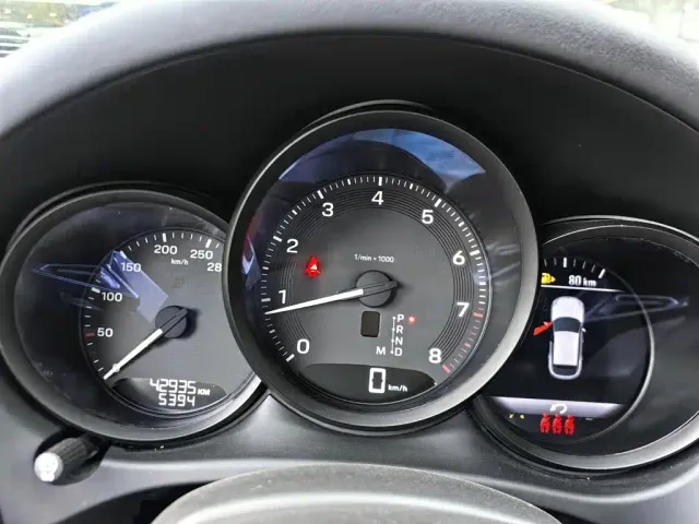 Porsche Macan — Фото автомобиля 18