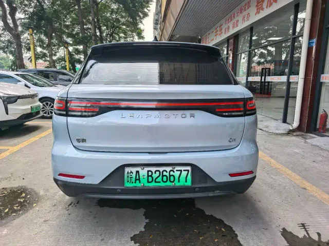 Leapmotor C11 — Фото автомобиля 14