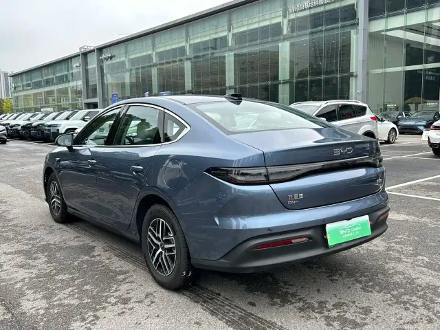BYD Seal 05 DM-i — Фото автомобиля 9