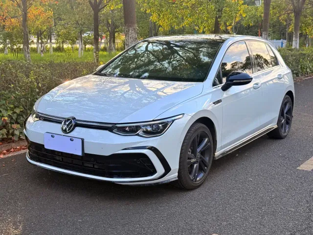 Фотография автомобиля — Volkswagen Golf
