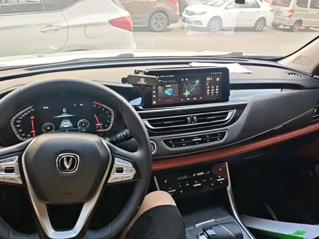 Changan CS75 — Фото автомобиля 9