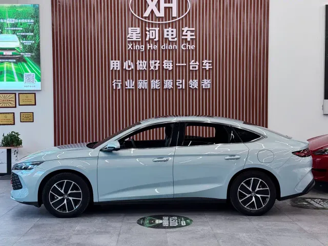 BYD Qin L — Фото автомобиля 4