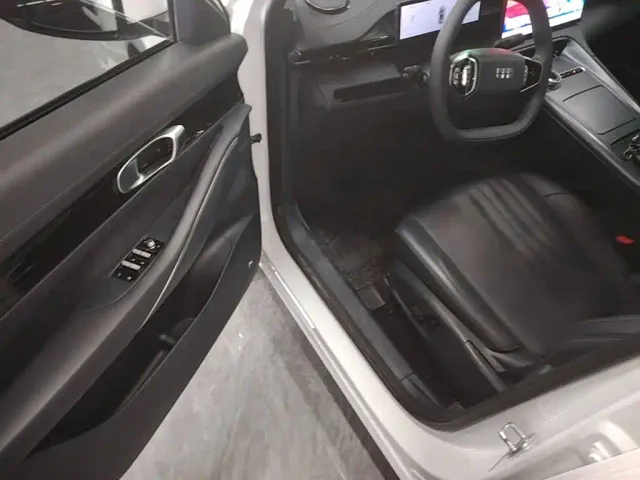 Geely Galaxy E5 — Фото автомобиля 15