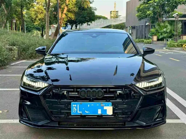 Audi A7L — Фото автомобиля 3