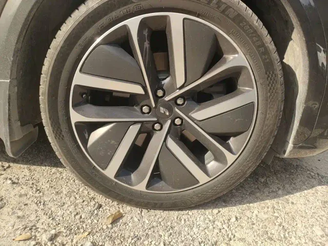 Li Auto L7 — Фото автомобиля 25