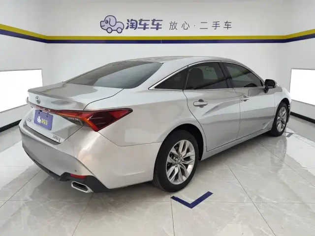 Toyota Avalon — Фото автомобиля 3