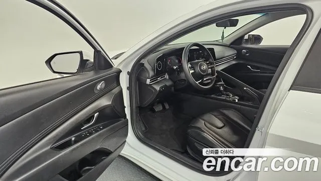 Hyundai Avante CN7 — Фото автомобиля 15