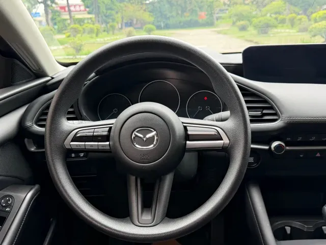 Mazda Axela — Фото автомобиля 16