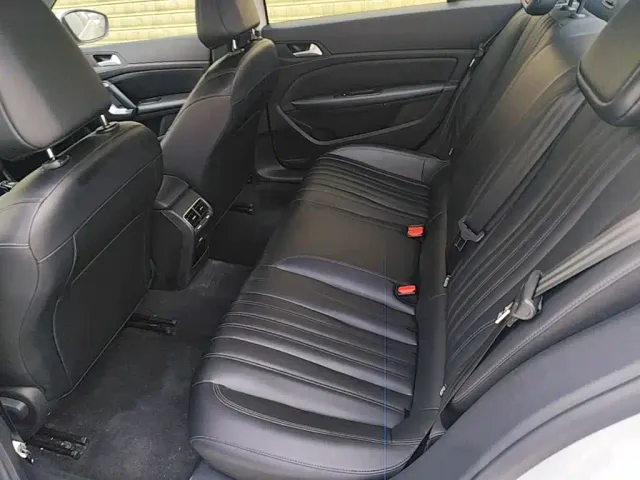 Peugeot 408 — Фото автомобиля 16