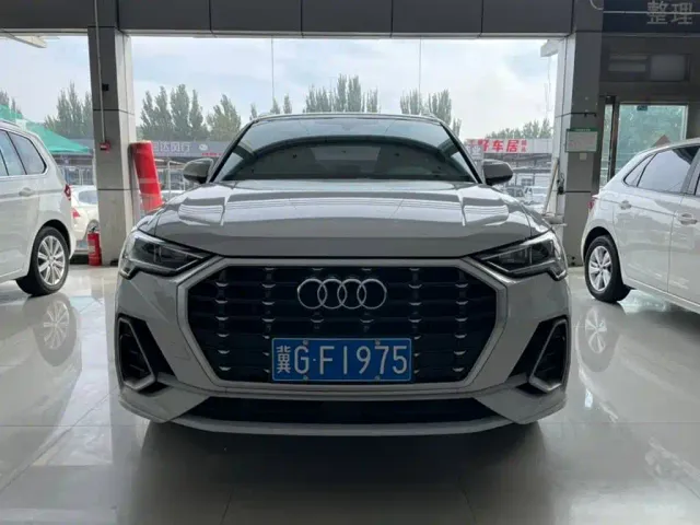 Audi Q3 — Фото автомобиля 2