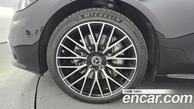 Mercedes-Benz S-Class — Фото автомобиля 5