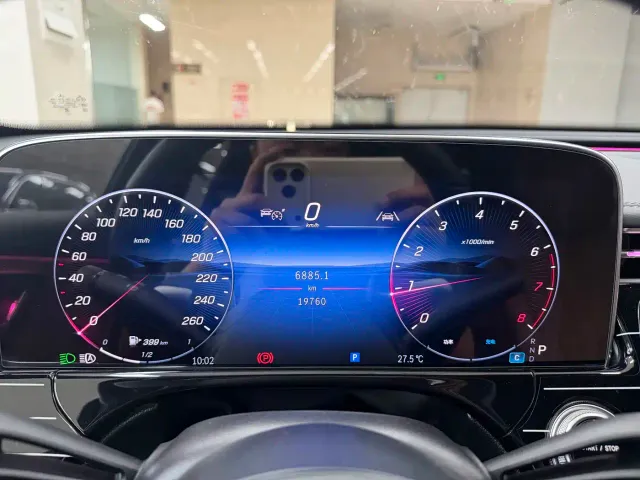 Mercedes-Benz E-Class — Фото автомобиля 8