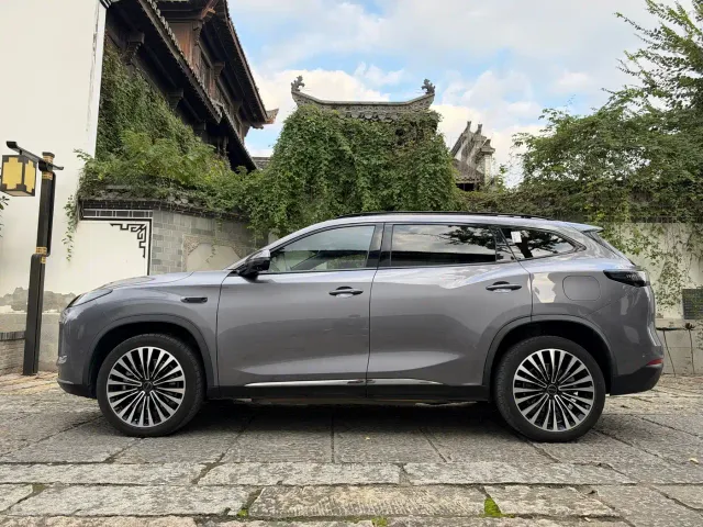 Exeed Starway E05 — Фото автомобиля 2