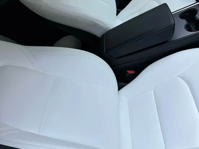 Tesla Model Y — Фото автомобиля 8