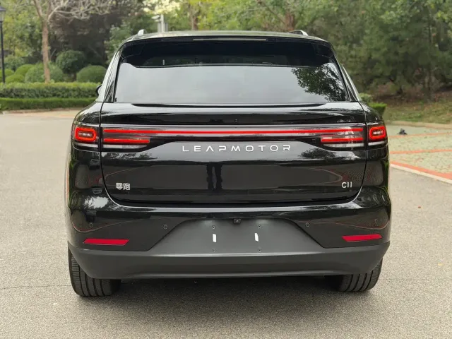 Leapmotor C11 — Фото автомобиля 10