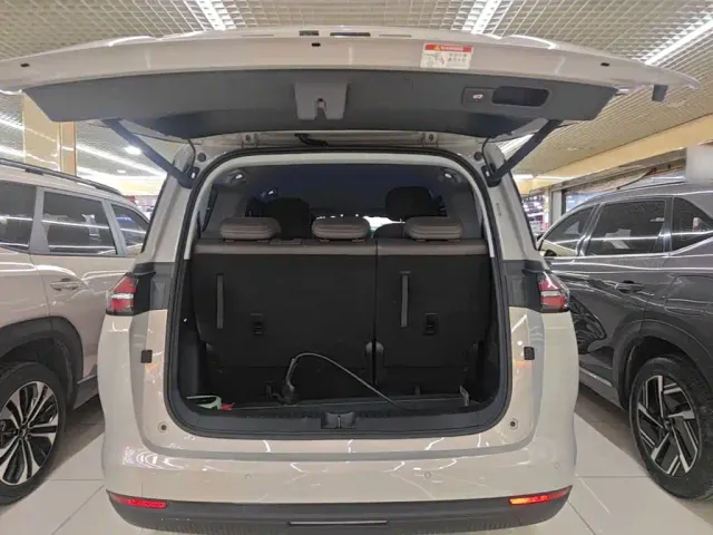 Wuling Starlight 730 — Фото автомобиля 18