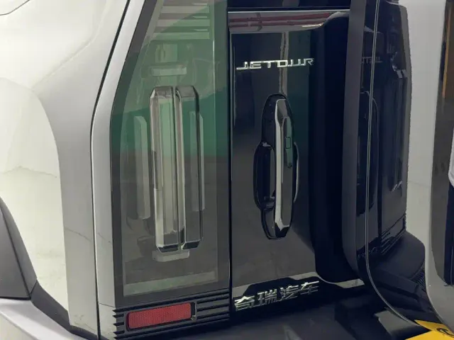 Jetour T2 — Фото автомобиля 10