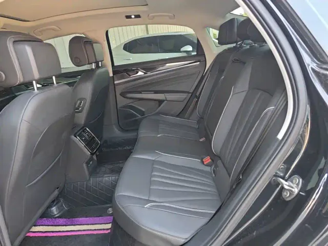 Volkswagen Passat — Фото автомобиля 16