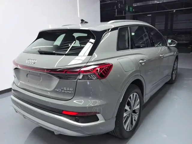 Audi Q4 e-tron — Фото автомобиля 6