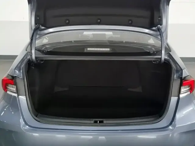 Toyota Corolla 2021 Hybrid 1.8L E-CVT Pioneer Edition — Фото автомобиля 16