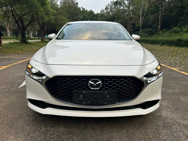 Mazda Axela — Фото автомобиля 2